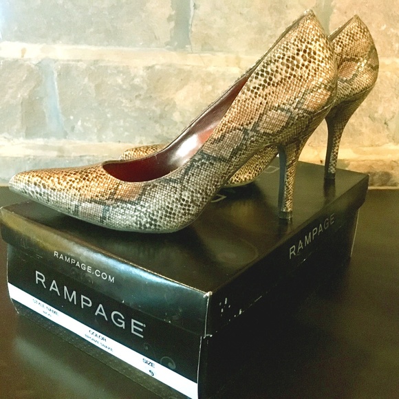 Rampage "Nicki" embossed Snake Skin Pump 9 - Picture 1 of 5